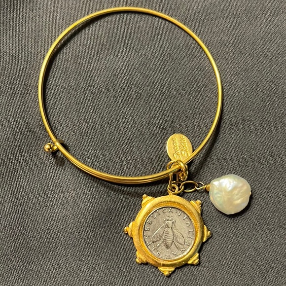 Susan Shaw Gold/Silver Bee Lira coin on gold slide bangle bracelet - Picture 1 of 3